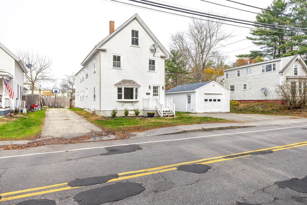 Primary Photo - 83 Richardson St