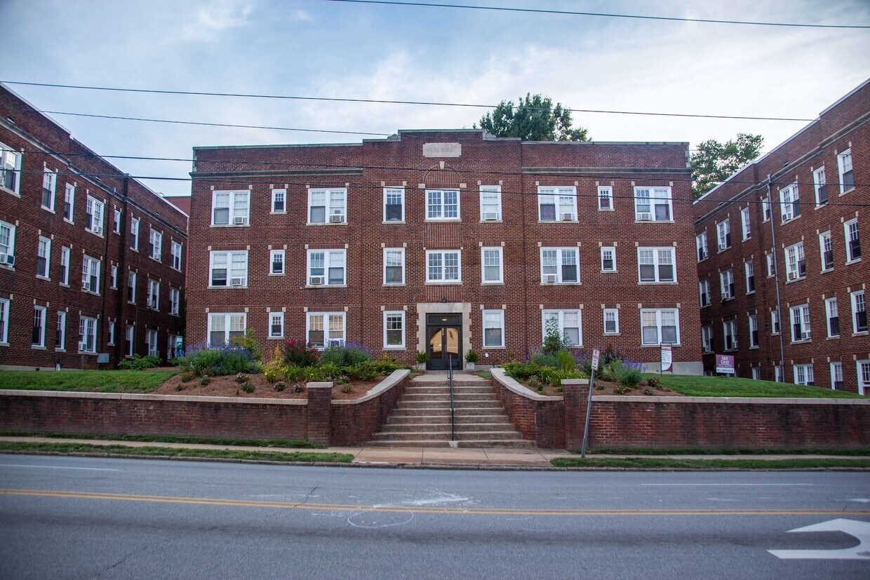 Building Photo - Gray Court Apartments
