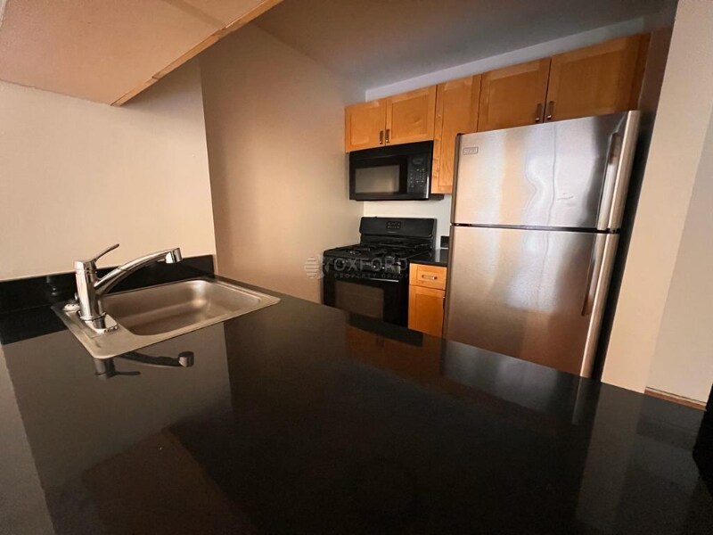 Foto del edificio - 323 W 96th St