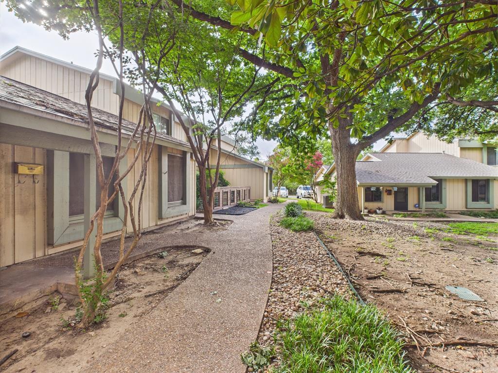 Foto principal - 9520 Quail Village Ln