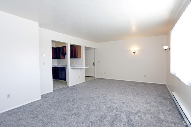 2HAB, 1BA - 745 ft² - Rock Creek