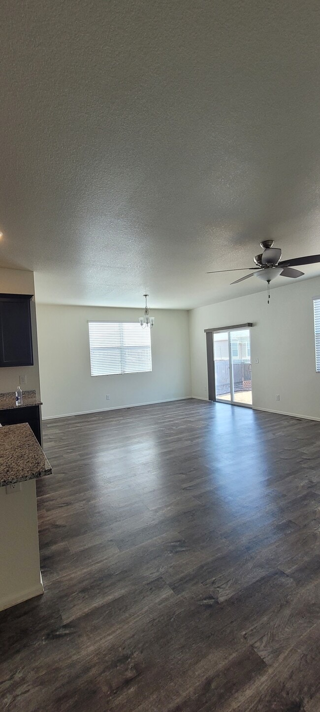 Foto del edificio - 916 Birchdale Ct