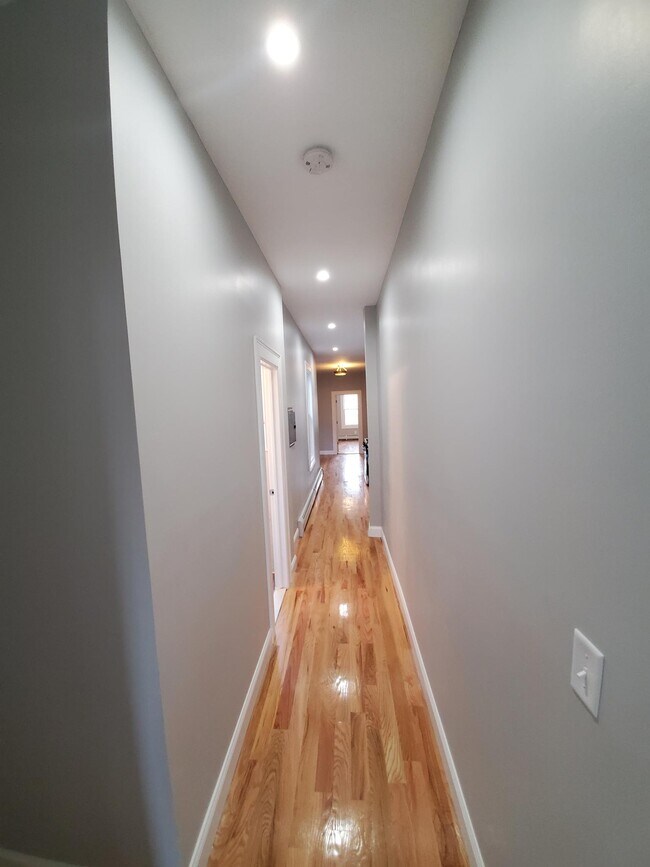 Foto del edificio - 18 Poplar St