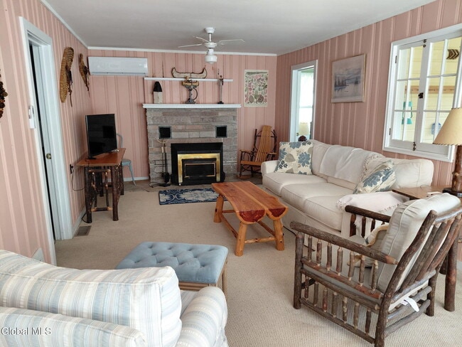 Foto del edificio - 3320 Travis Point Way