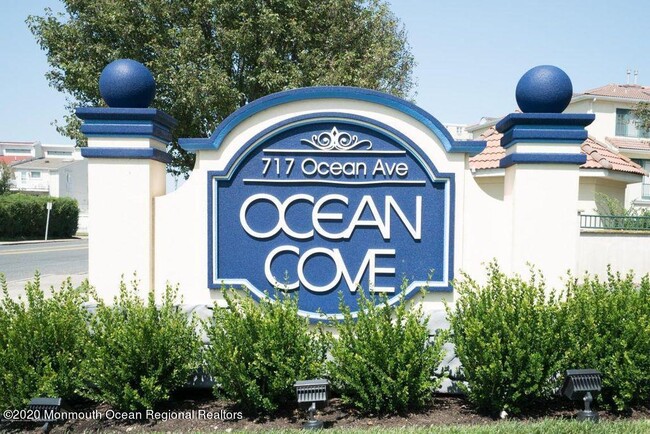 Building Photo - 717 Ocean Ave