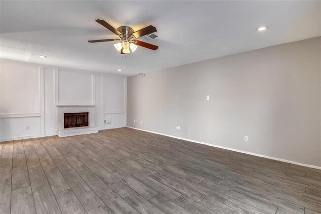 Building Photo - 10839 Sugar Hill Dr
