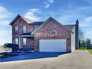 1836 Clearbrook Dr
