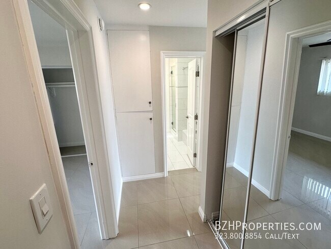 Building Photo - Renovated 1Bedroom 1Bathroom In Prime West...