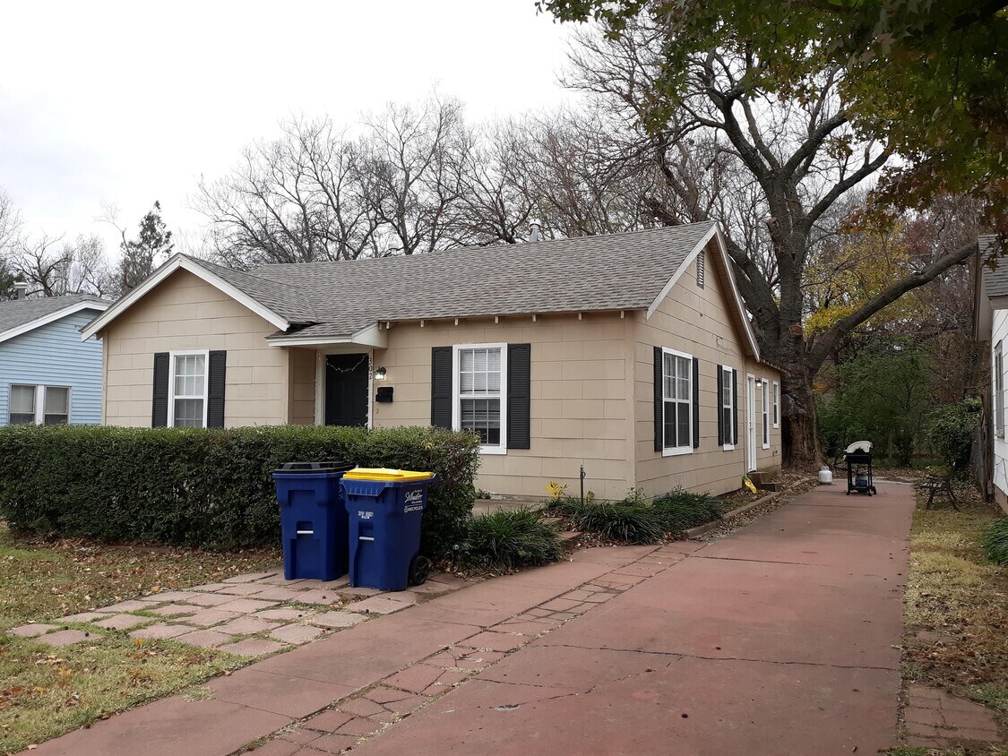 Foto principal - 302 S Walnut St