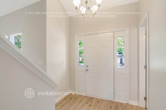 Building Photo - 533 Hanska Way