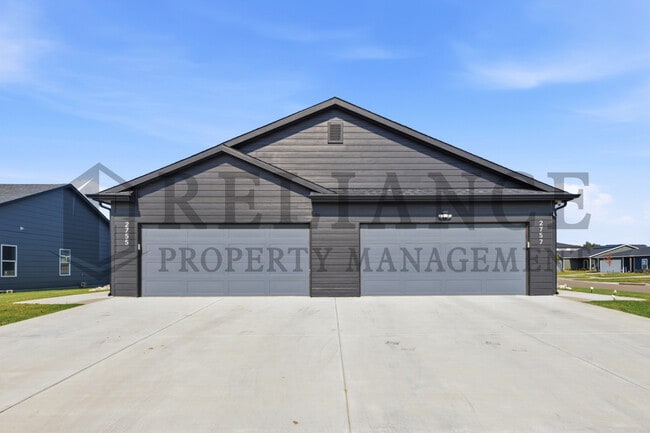 Building Photo - 2755 S Greenleaf St