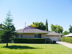 Building Photo - 6986 Greenbrook Cir