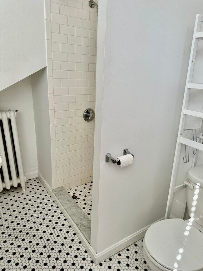 Foto del edificio - 107 Charles St