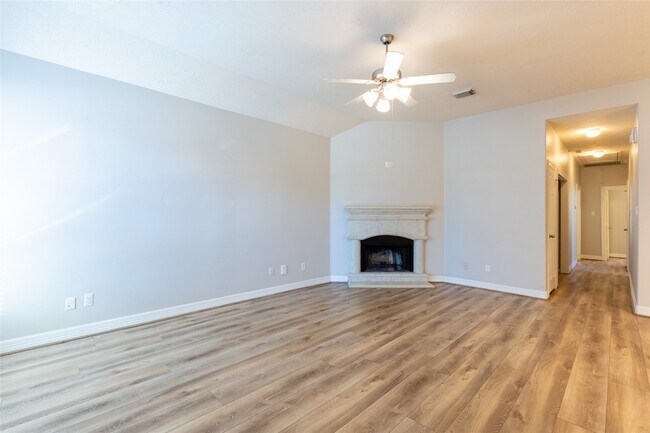 Foto del edificio - 11510 Alcott Dr