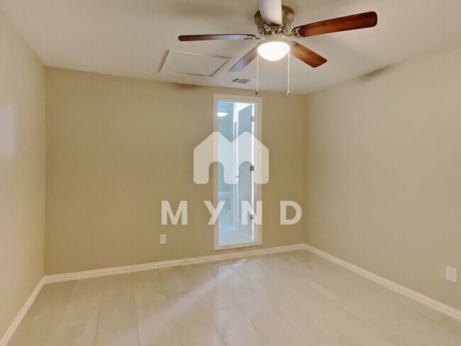 Foto del edificio - 1701 Cardinal Dr, Unit A