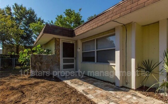 Foto del edificio - 3413 Sherwood Dr