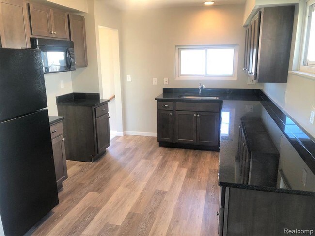 Foto del edificio - 26061 Fernwood St