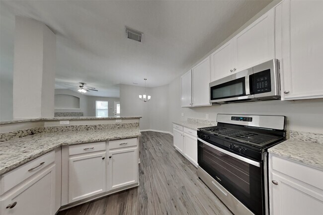 Foto del edificio - 17330 Shadow Ledge Dr