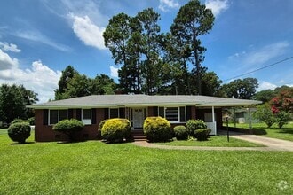 Building Photo - 207 Hooks Ave