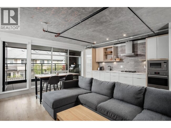 Building Photo - 4223 Hastings St