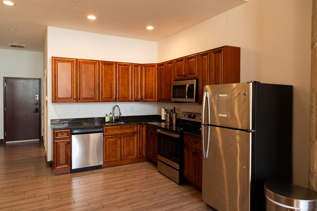 Building Photo - 525 N 11th St