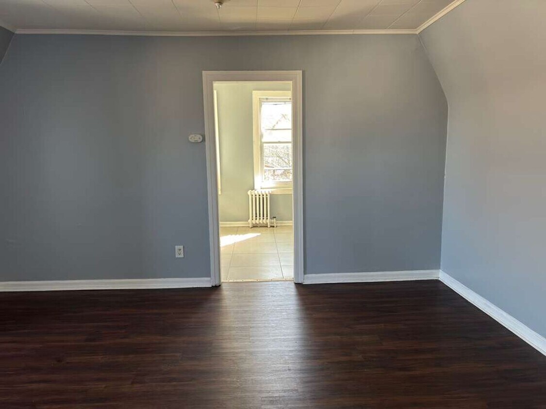 Building Photo - 146-148 Myrtle Ave