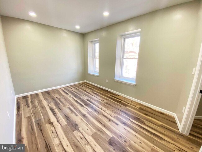 Foto del edificio - 1426 W Rockland St