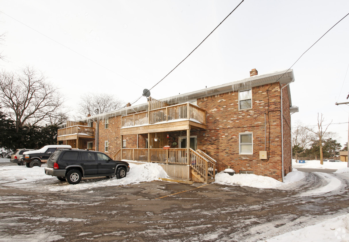 Building Photo - 625-627 S Church St