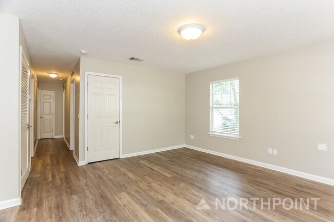 Foto del edificio - 3 BR/2BA | Newly Renovated Single Family Home | 1-Car Covered Parking | Gated backyard