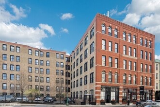 Building Photo - 525 N Halsted St