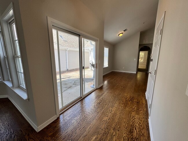 Foto del edificio - 1409 Cottage Dr NW