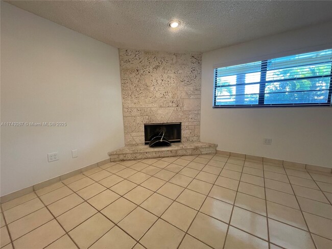 Foto del edificio - 5915 SW 113th Pl