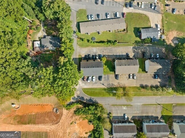 Foto del edificio - 350 Herndon Ln