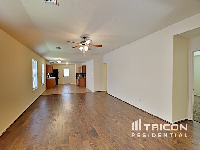 Foto del edificio - 4406 Sprangletop Ave