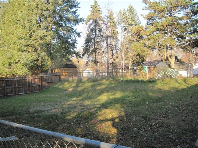 Building Photo - 1110 Sunset Dr