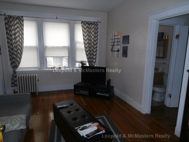 Foto del edificio - 63 Woodstock Ave