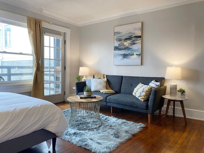 Building Photo - 1001 Hatch St