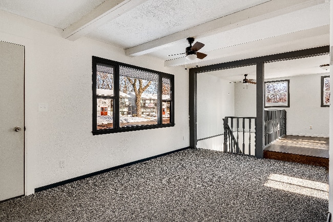 Building Photo - 731 E Division St