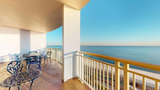 Foto del edificio - 2228 Beach Dr