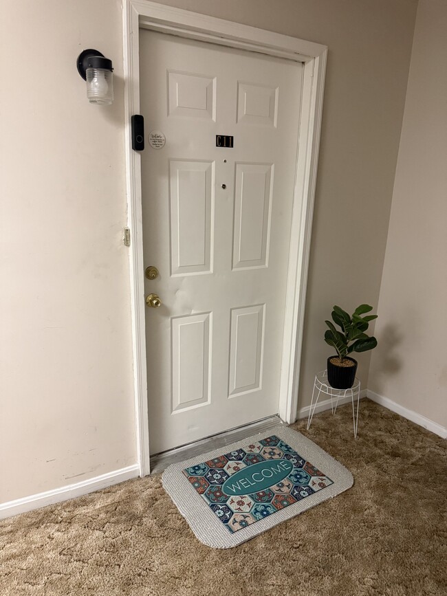 Building Photo - 1286 S Ox Rd