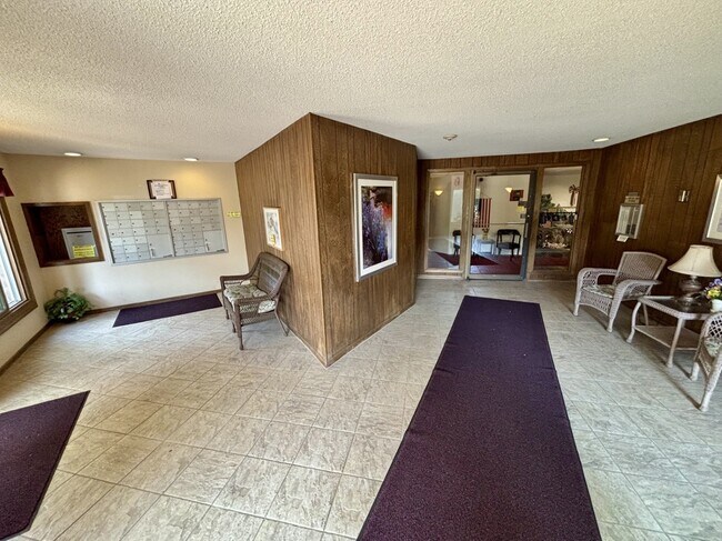 Foto del edificio - 255 Westview Dr
