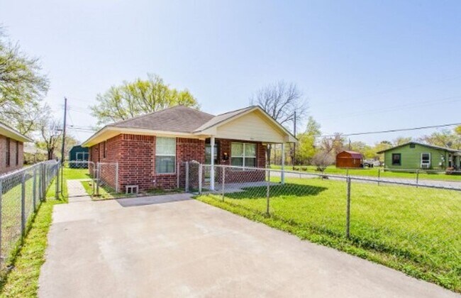 Building Photo - 3Bd/2Ba in Waco TX