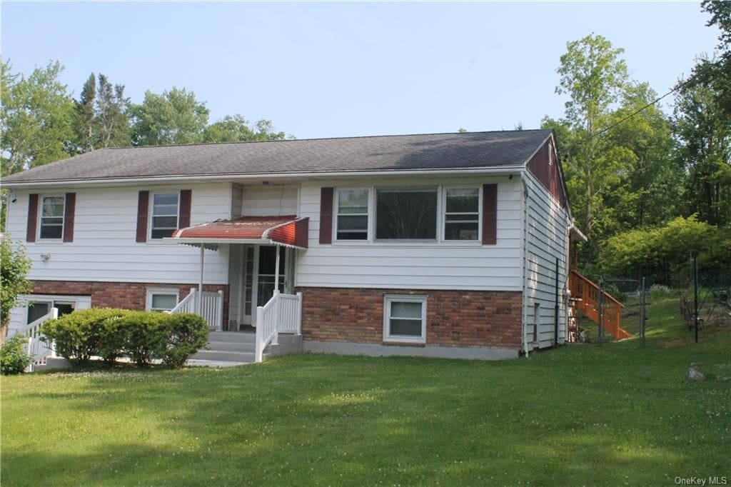 41 Munich Rd, Carmel Hamlet, NY 10512 House Rental in Carmel Hamlet