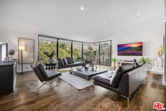 Foto del edificio - 9596 Shirley Ln