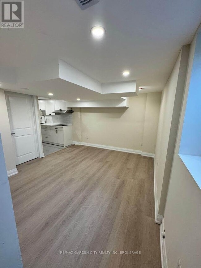 Building Photo - 60 Wakelin Terrace