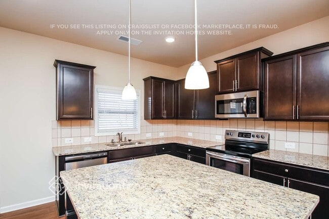 Foto del edificio - 7369 Stone Bluff Dr