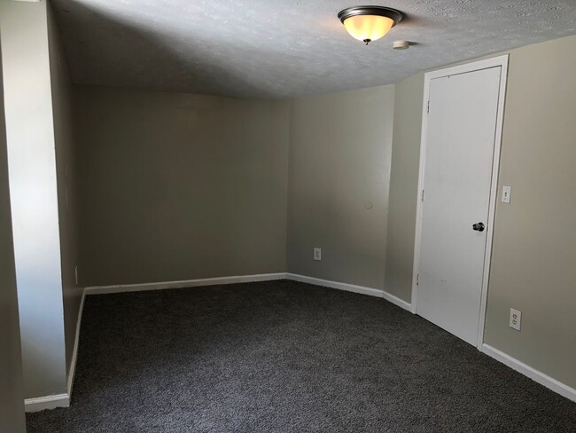 Foto del edificio - Convenient Showings — No Appointment Needed!
