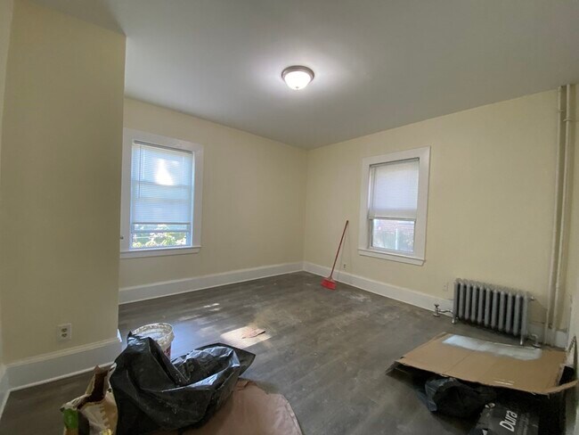 Building Photo - 67 Cheney St