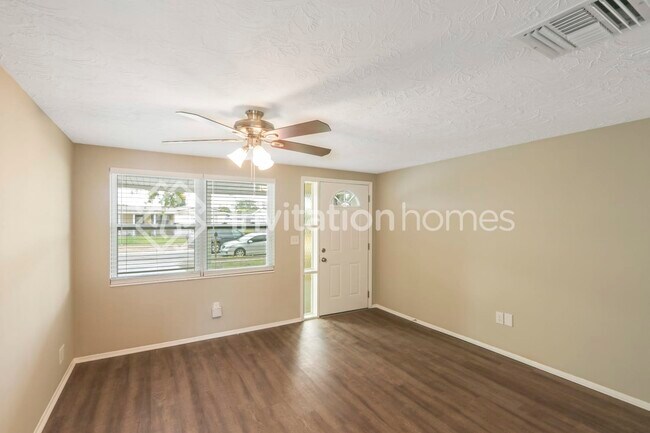 Foto del edificio - 5131 Janice Ln