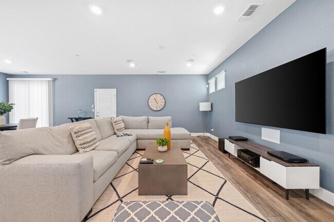 Building Photo - 1812 Terracina Dr